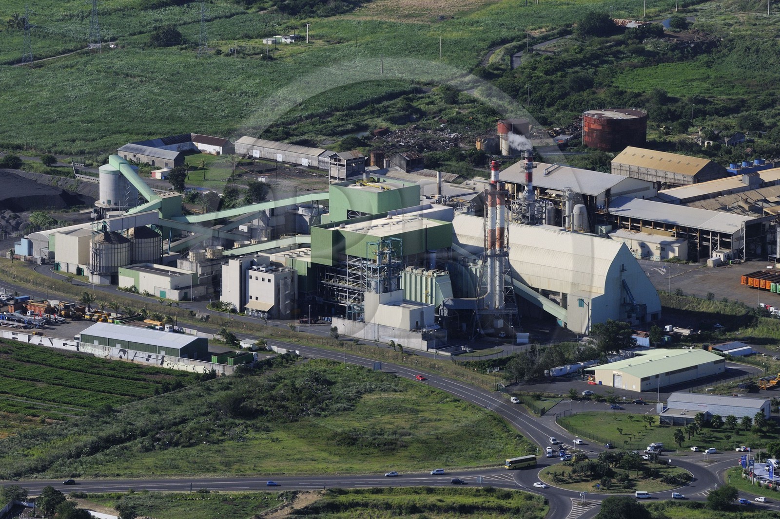 France, île de la Réunion, Saint-Louis, usine sucrière (vue aérienne)
