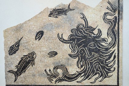 France, Rhône (69), Saint-Romain-en-Gal, musée gallo-romain de Saint-Romain-en-Gal, pavement en mosaïque du Dieu Océan qui recouvrait le sol du vestibule de l’une des plus grandes maisons du site