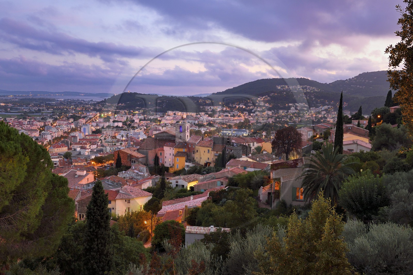 France, Var (83), Hyères, la vieille ville et la Collégiale Saint-Paul
