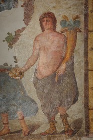 France, Aude (11), Narbonne, le Palais des Archevêques, le musée archéologique, fresque romaine du Clos de la Lombarde, scène de sacrifice avec génie et victoire