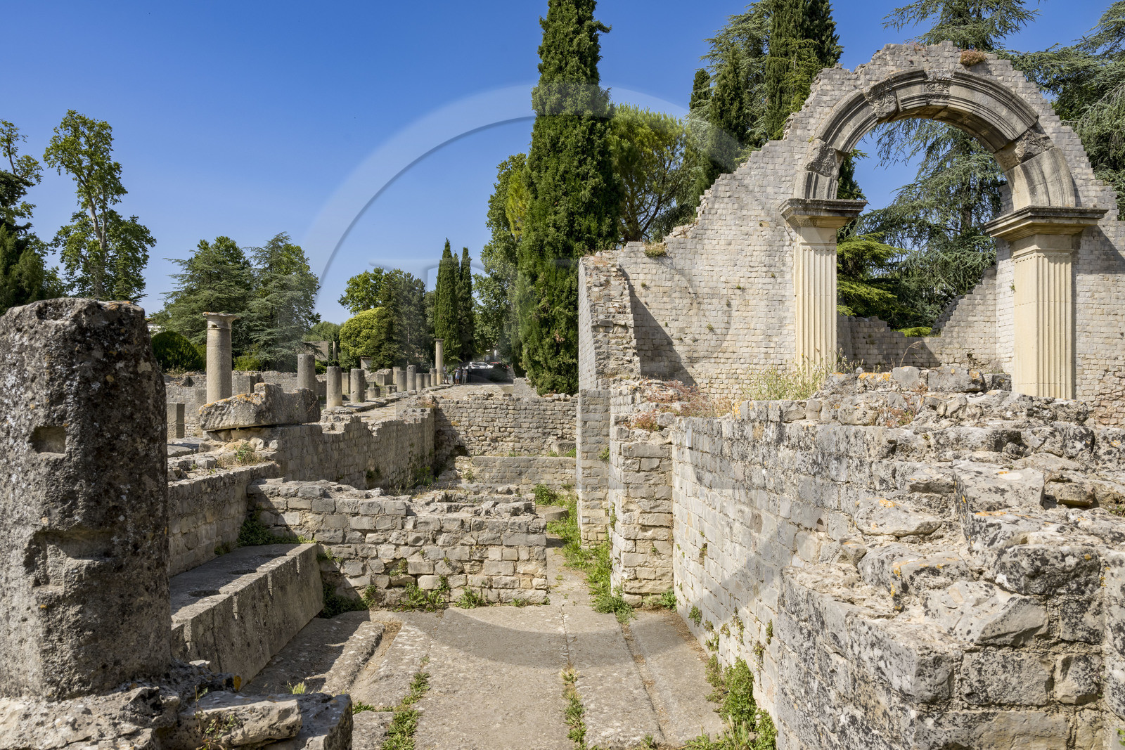 France, Vaucluse (84), Vaison-la-Romaine, site archéologique de la Villasse, les thermes en bordure de la rue des boutiques