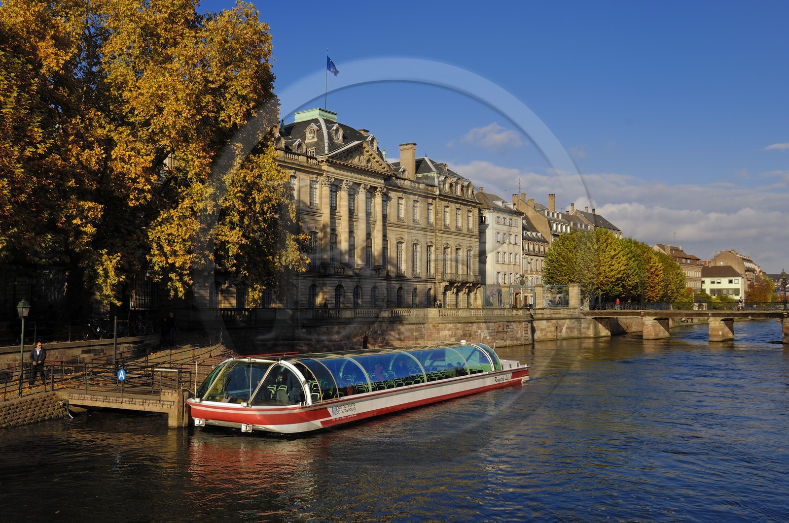 France, Bas Rhin (67), Strasbourg, le Palais Rohan au bord de l'Ill