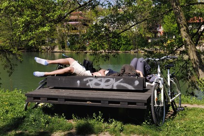 France, Val-de-Marne (94), les bords de Marne, la promenade de Polangis à Champigny-sur-Marne, le repos des cyclistes