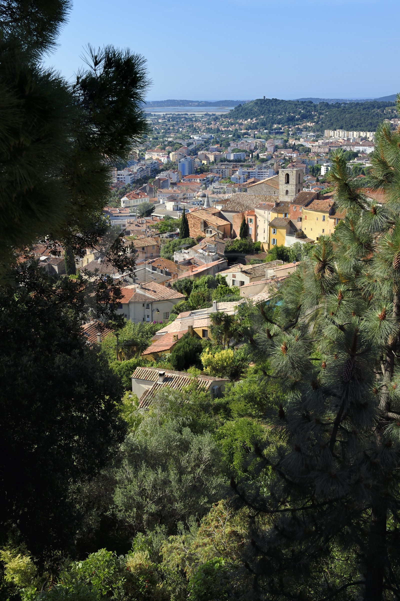 France, Var (83), Hyères, la vieille ville et la Collégiale Saint-Paul