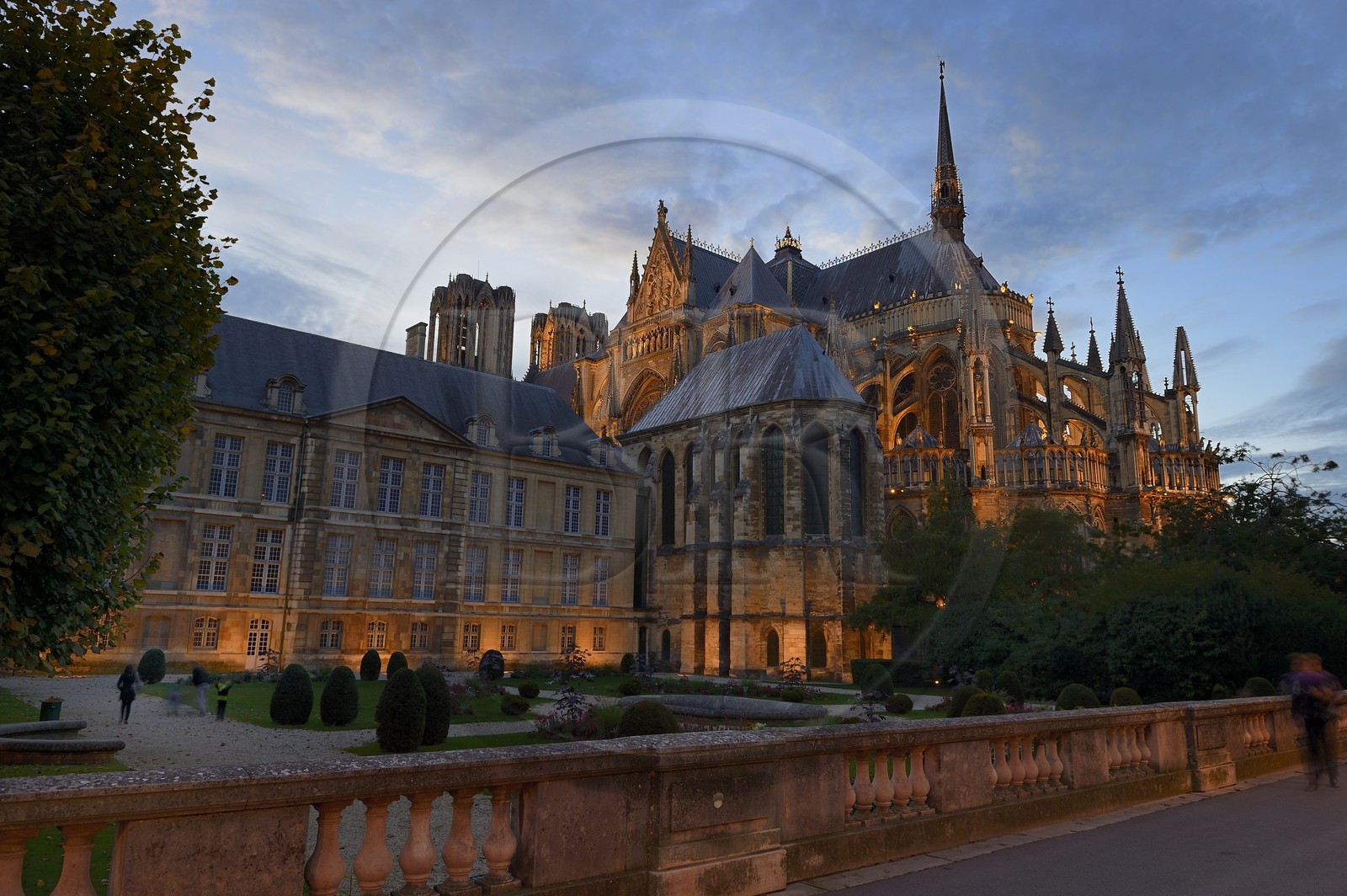 France, Marne, Reims, Palais du Tau left and the chevet of the cathedral Notre-Dame de Reims, listed as World Heritage by UNESCO