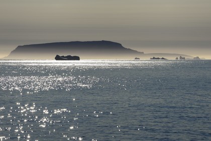 Groenland, cote Nord-Ouest, icebergs dans le Murchison sund au nord de la baie de Baffin