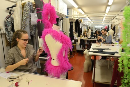 France, Paris (75), Opéra Garnier, les ateliers du costume, l'atelier tailleur, confection d'un costume de scène