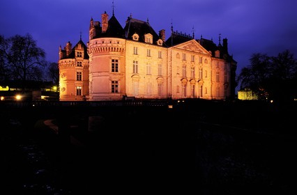 France, Sarthe (72), le château de Lude de nuit