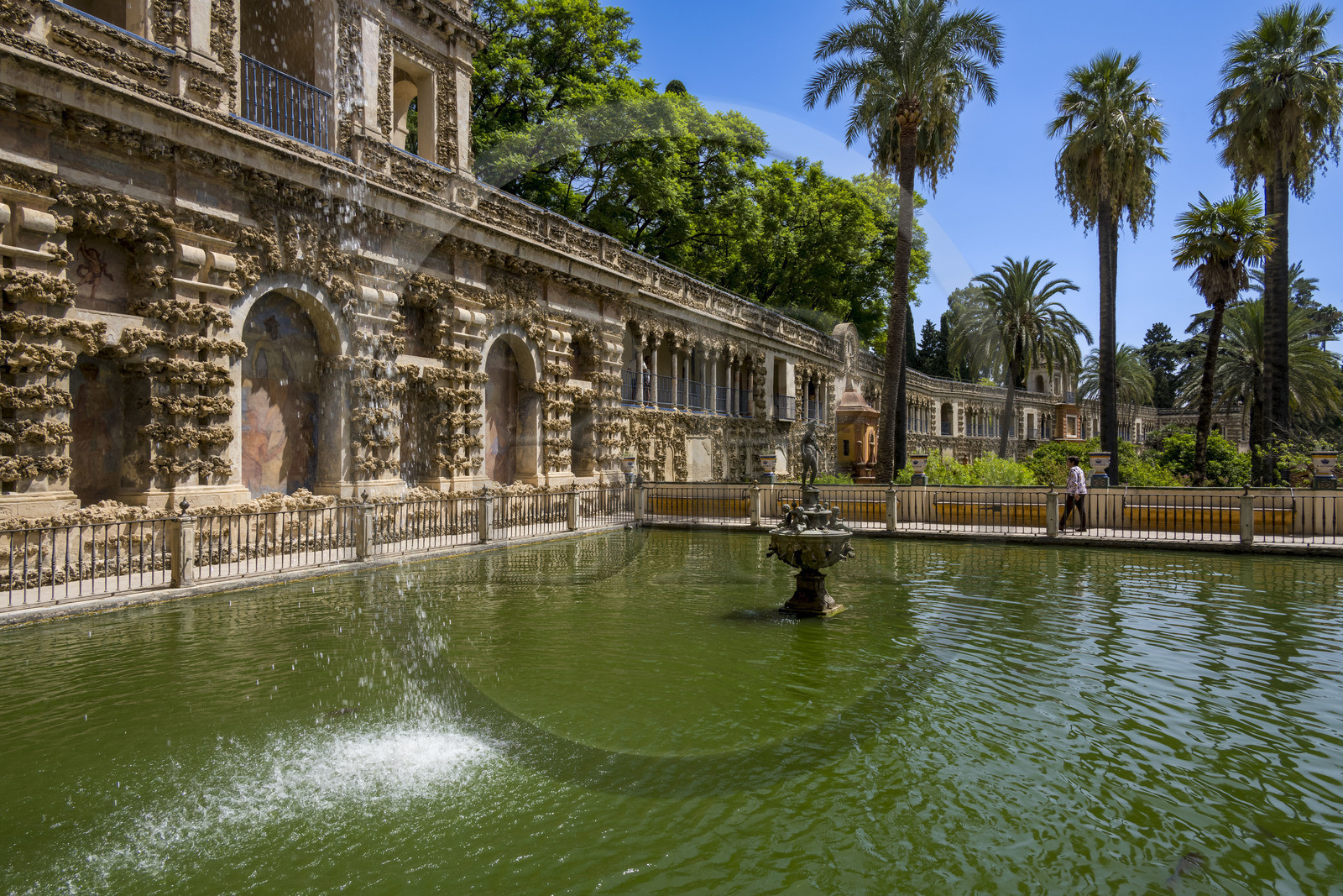 Espagne, Andalousie, Séville, Alcazar de Séville (Reales Alcazares de Sevilla), classé Patrimoine Mondial de l'UNESCO, les jardins et le Palacio Gotico, fontaine de Mercure