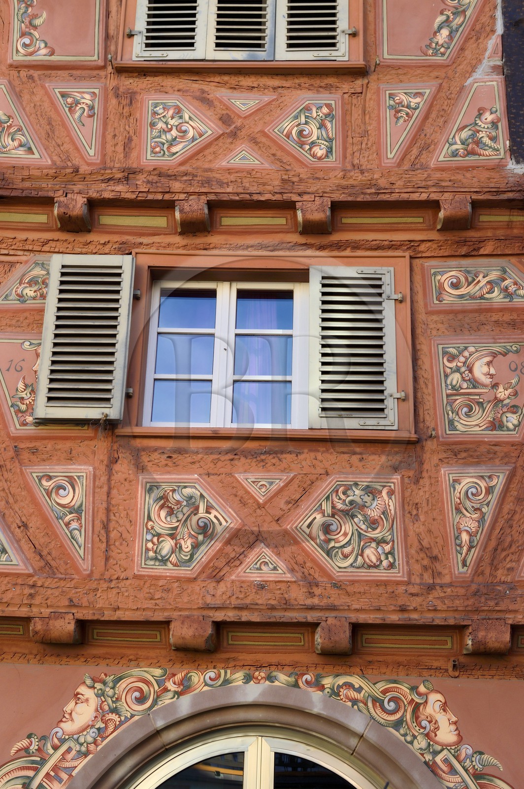 France, Bas-Rhin (67), Bouxwiller, maison à pans de bois dans la Grande rue