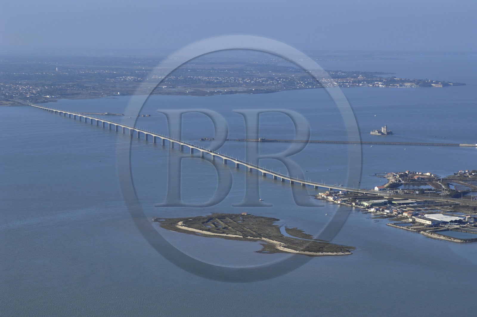 France, Charente-Maritime (17), viaduc d'Oléron et Fort Louvois (Fort Chapus)  (vue aérienne)