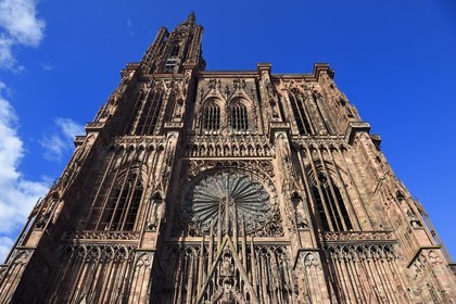 France, Bas-Rhin (67), Strasbourg, vieille ville classée au Patrimoine Mondial de l'UNESCO, la cathédrale Notre-Dame, la facade occidentale avec la grande rose