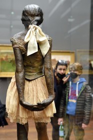 France, Paris (75), le musée d'Orsay, Petite danseuse de quatorze ans dit aussi Grande danseuse habillée (1878-1881) de Edgar Degas