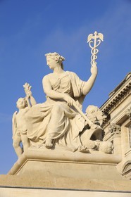 France, Yvelines (78), château de Versailles, classé Patrimoine Mondial de l'UNESCO, statue La Paix de Jean-Baptiste Tuby