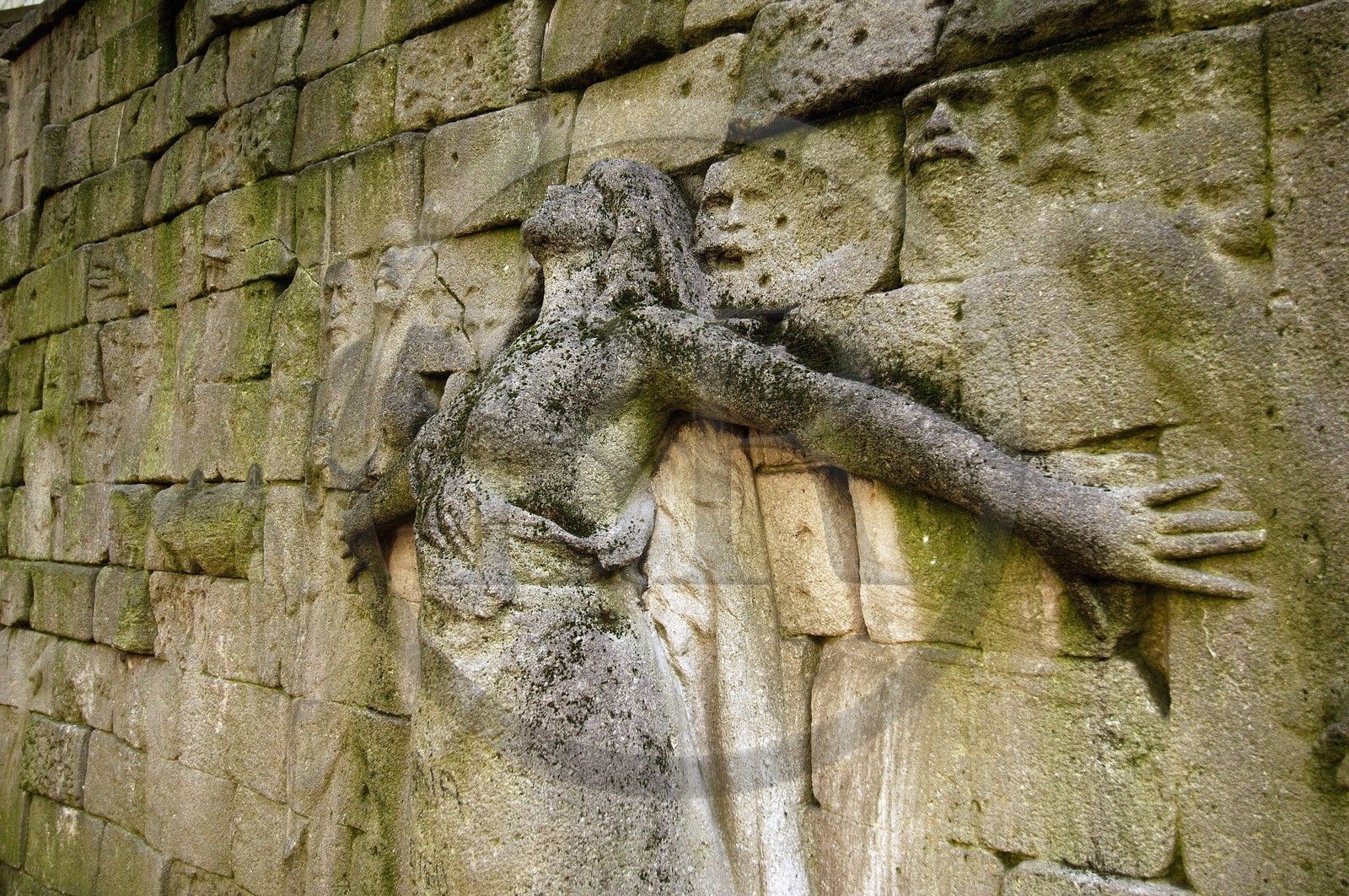 France, Paris (75), square Samuel Champlain, monument aux victimes des r
