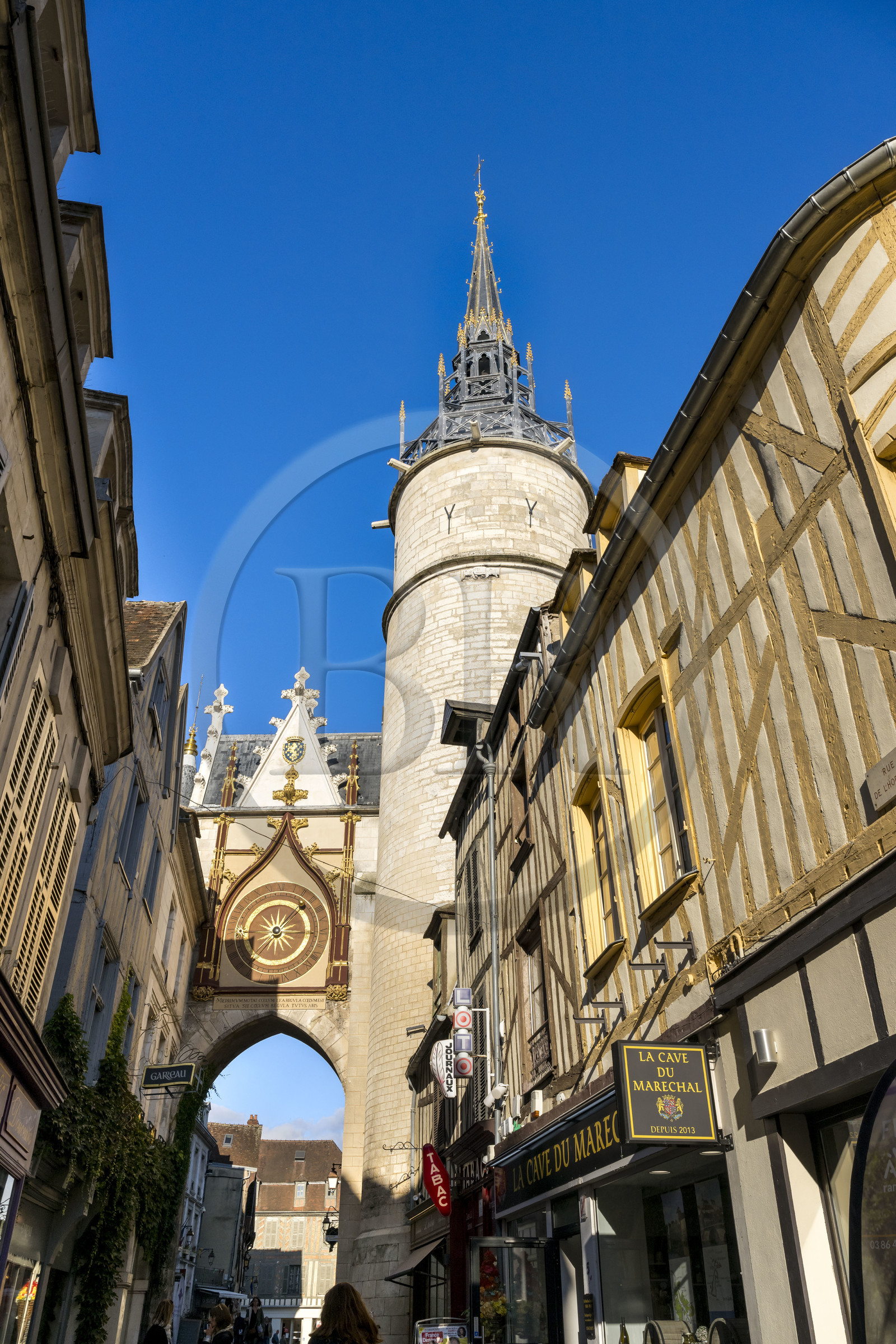 France, Yonne (89), Auxerre, la tour et la porte de l'Horloge du XVe siècle