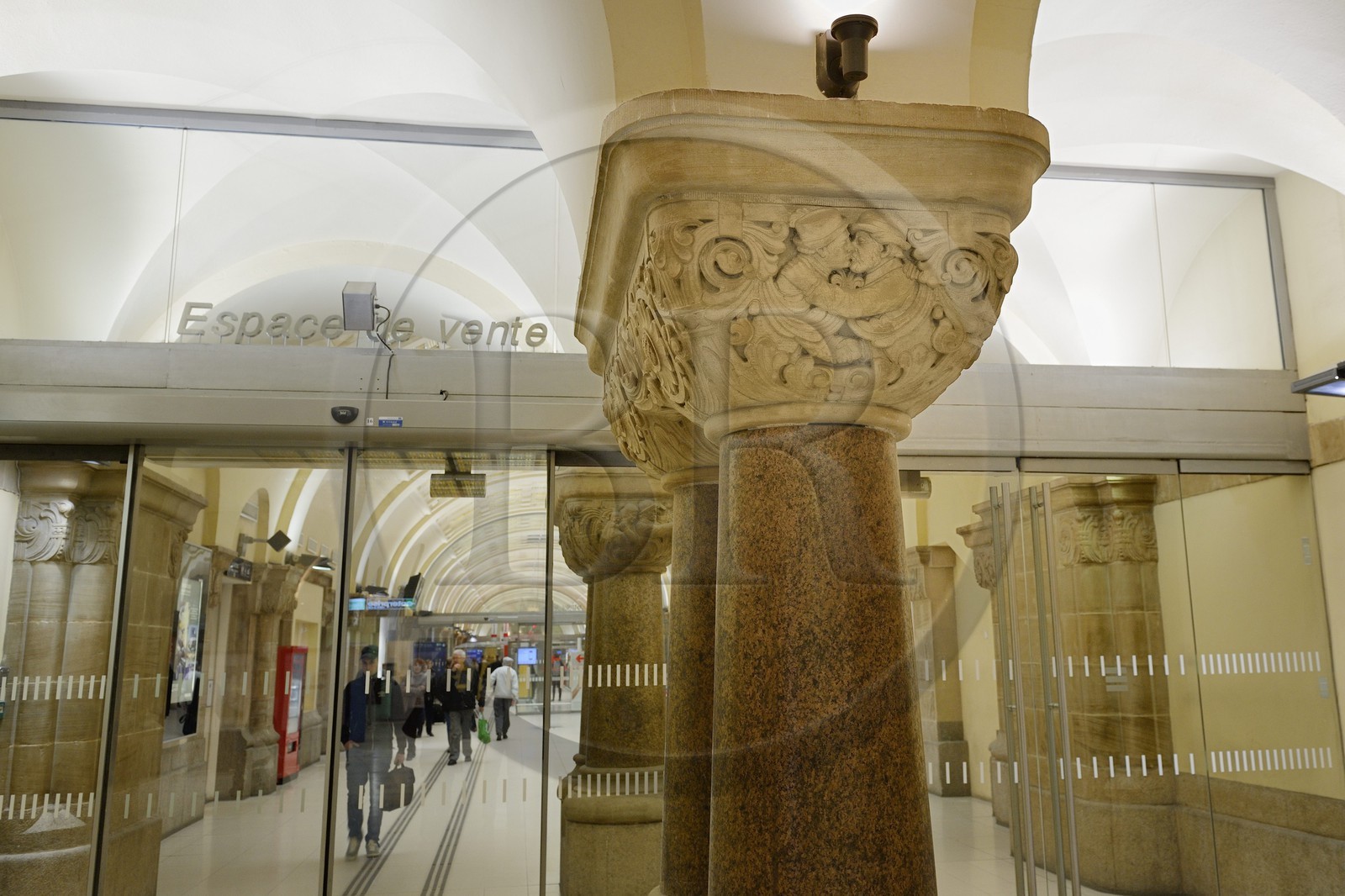 France, Moselle, Metz, Imperial district, railway station, built between 1905 and 1908 by the Berliner architect Jurgen Kruger, arrival hall, bas-relief depicting the reunion of a father and his son