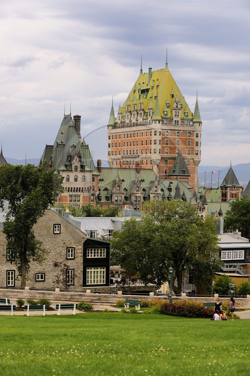 Canada, province de Québec, ville de Québec, Vieux-Québec classé Patrimoine Mondial de l' UNESCO, Château Frontenac depuis les plaines d' Abraham