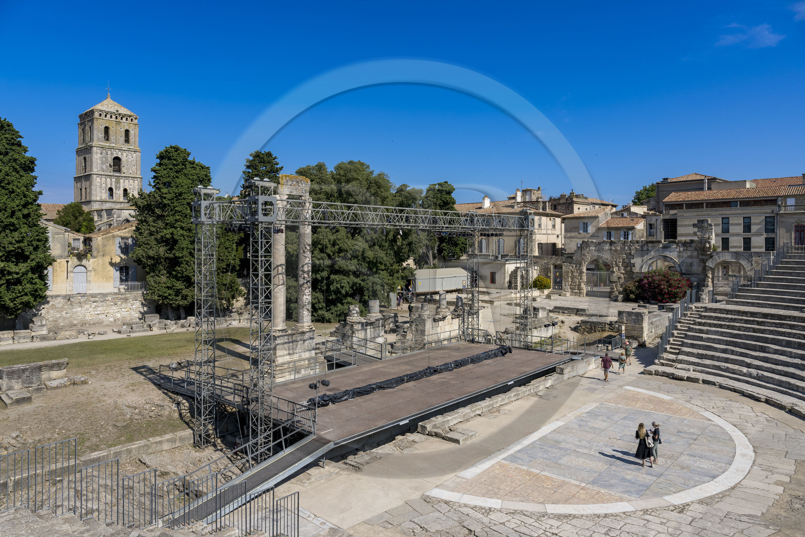 France, Bouches-du-Rhône (13), Arles, le théâtre antique du Ier siècle av. J.-C. et la cathédrale Saint-Trophime, classés Patrimoine Mondial de l'UNESCO