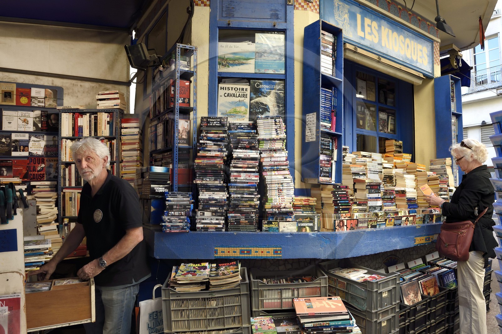 France, Var (83), Toulon, Les Kiosques, David, bouquiniste de la rue Prosper Ferrero
