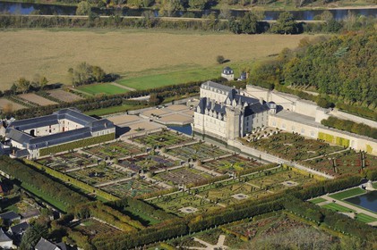France, Indre-et-Loire (37), Vallée de la Loire classée Patrimoine Mondial de l' UNESCO, le château et les jardins de Villandry (vue aérienne)