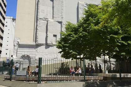 Argentine, Buenos Aires, ancienne ambassade israélienne située à l'angle de Arroyo et Suipacha détruite par un attentat-suicide en 1992