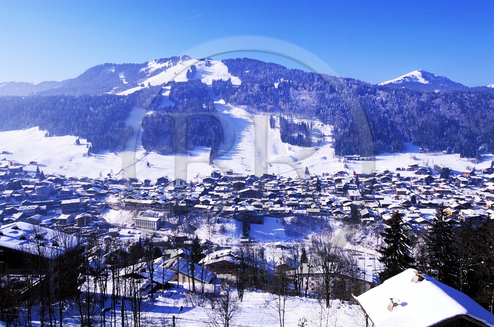 France, Haute-Savoie (74), domaine des portes du soleil, village de Morzine