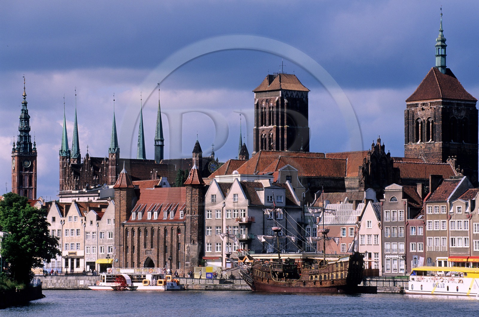 Poland, Eastern Pomerania, Gdansk, the main borough behind the old harbour's Long-Quay