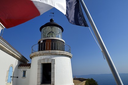 France, Var (83), Iles d'Hyères, Parc national de Port Cros, Ile du Levant, zone militaire, le phare du Titan au Cap du Pauvre Louis
