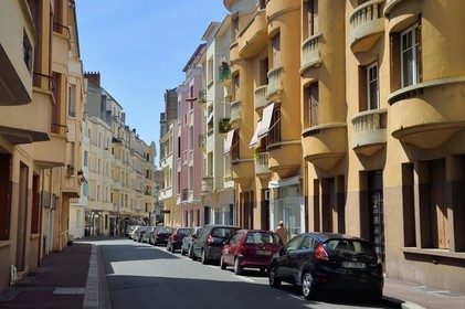 France, Allier (03), Vichy, Art Deco style buildings in rue Nicolas Larbaud