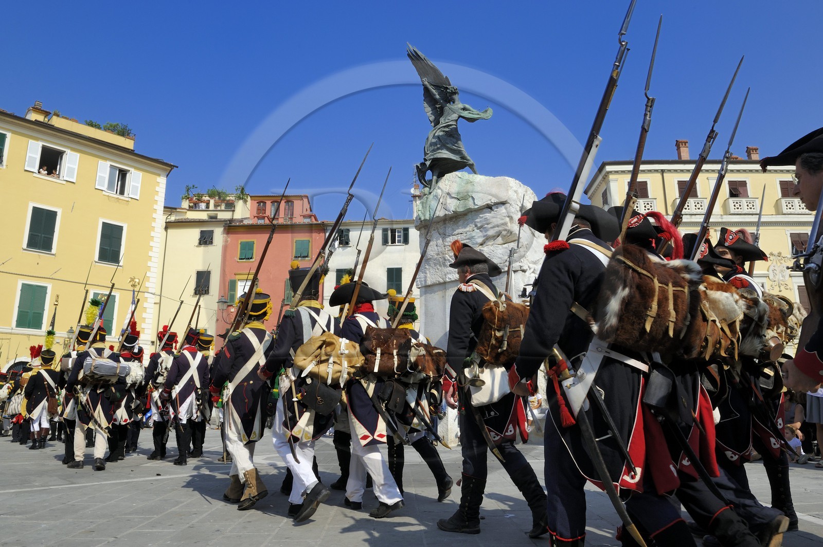 Italie, Ligurie, Sarzana, Napoleon Festival, défilé des armées sur la Piazza Matteotti