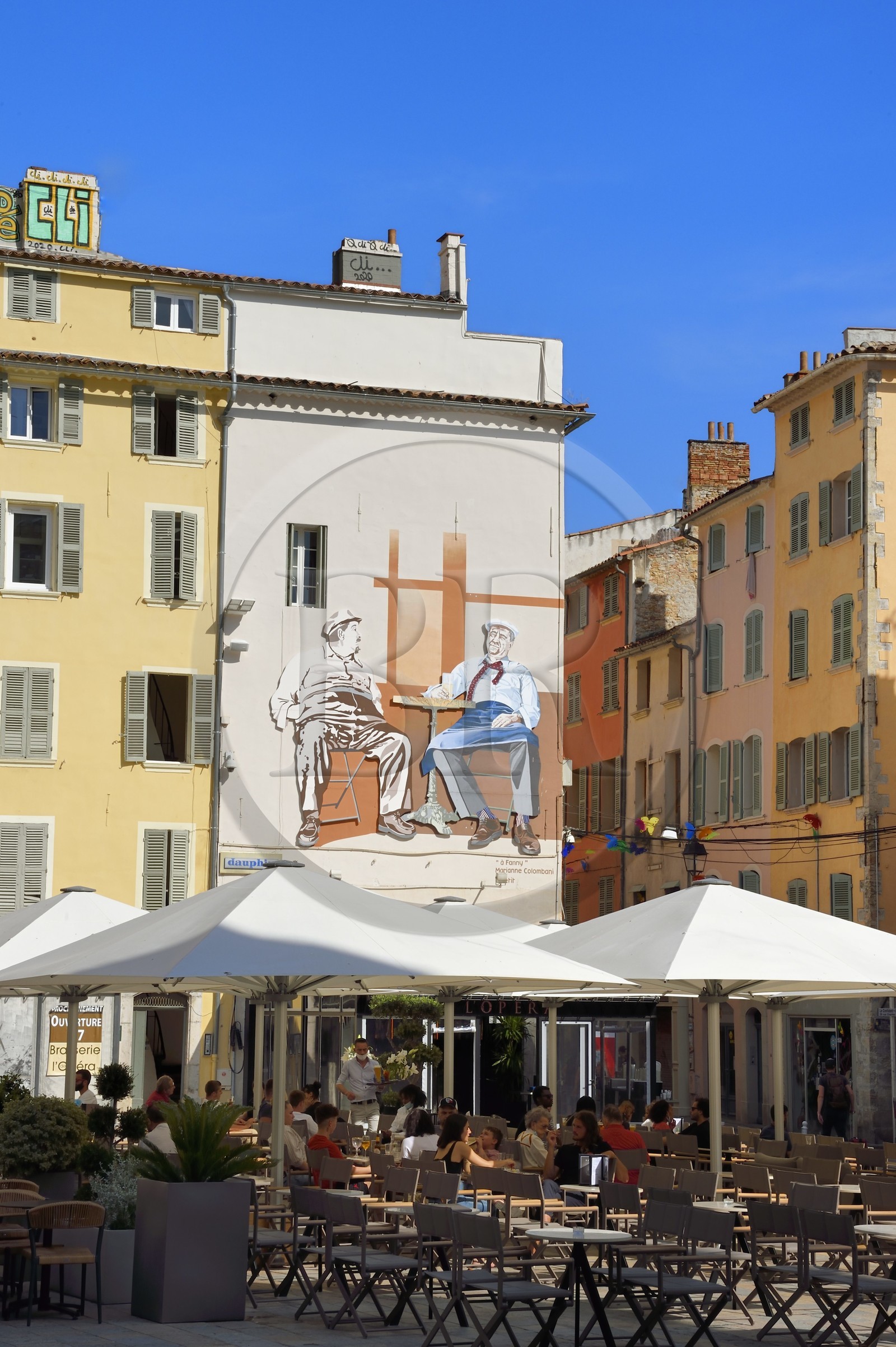 France, Var (83), Toulon, place Victor Hugo, peinture murale de la Partie de cartes de Marcel Pagnol représentant l'acteur Raimu