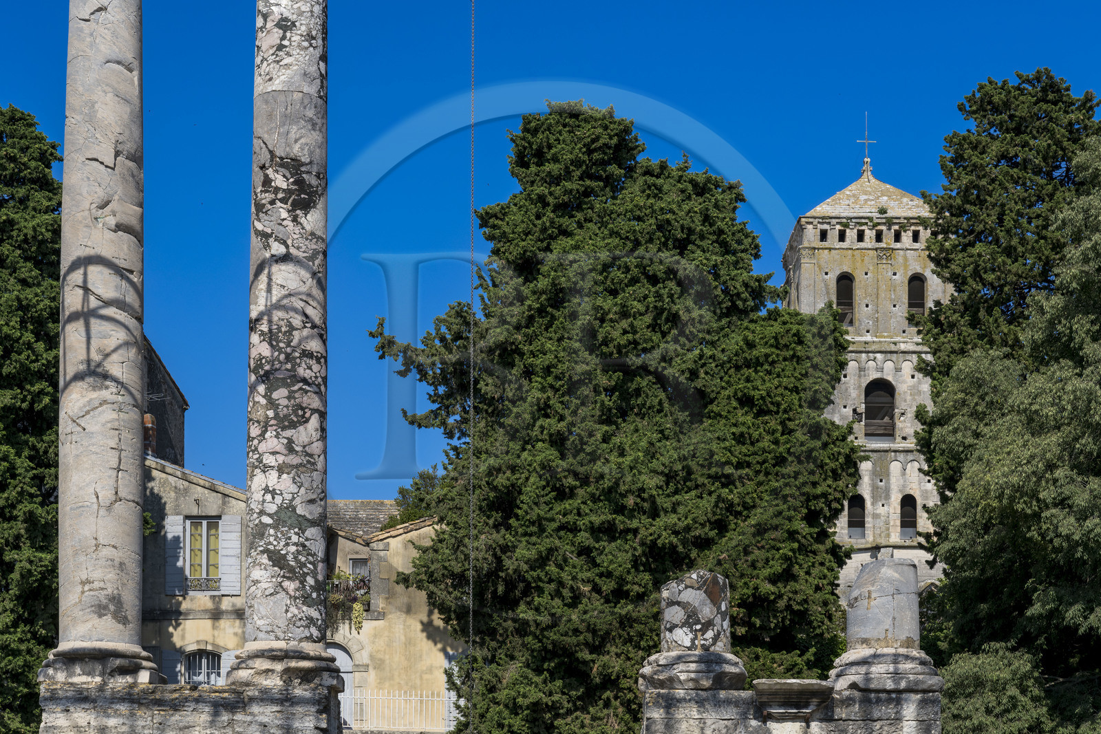 France, Bouches-du-Rhône (13), Arles, le théâtre antique du Ier siècle av. J.-C. et la cathédrale Saint-Trophime, classés Patrimoine Mondial de l'UNESCO
