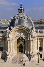 France, Paris, Petit Palais by architect Charles Girault (Universal Exhibition of 1900)
