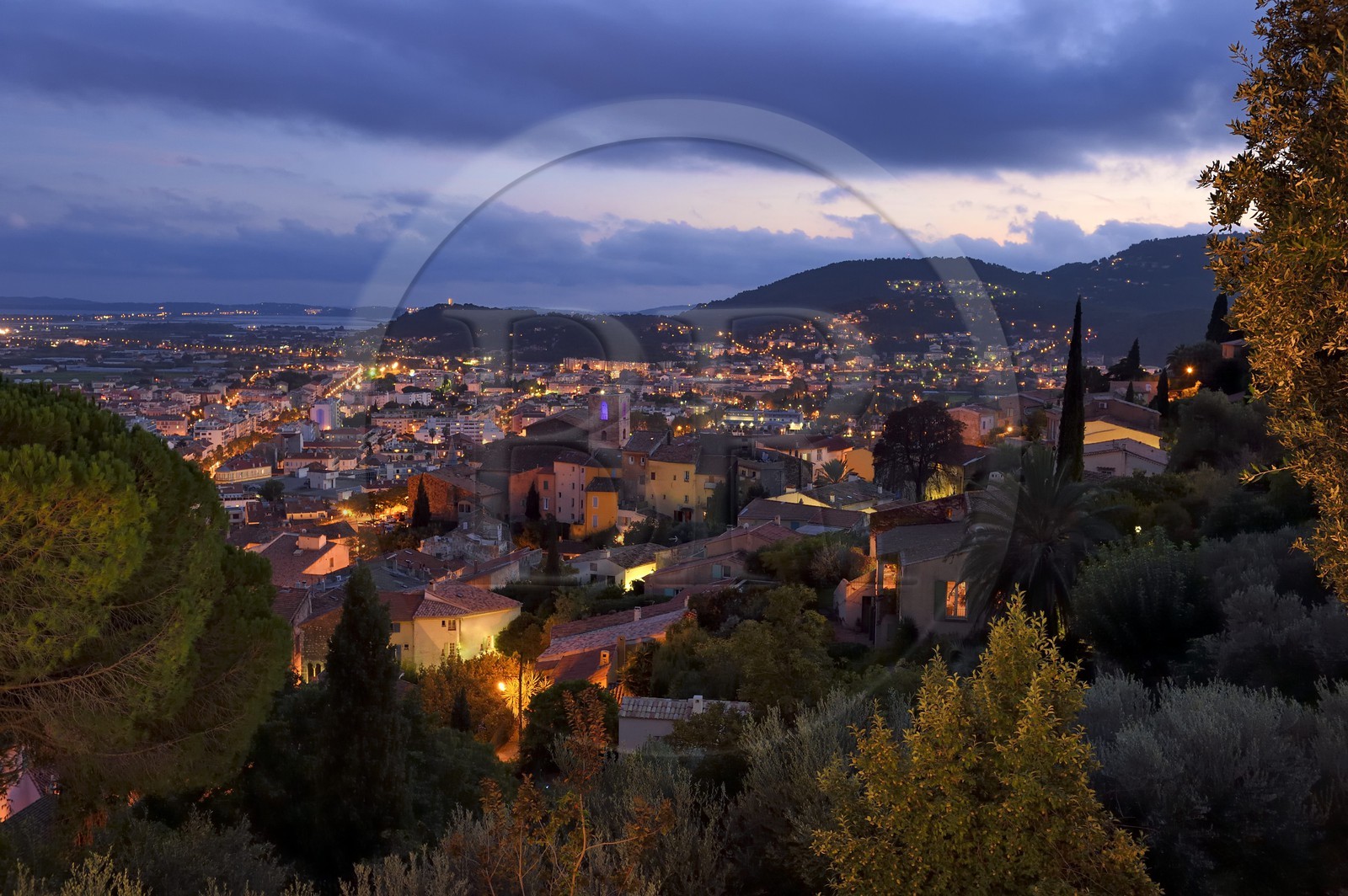 France, Var (83), Hyères, la vieille ville et la Collégiale Saint-Paul