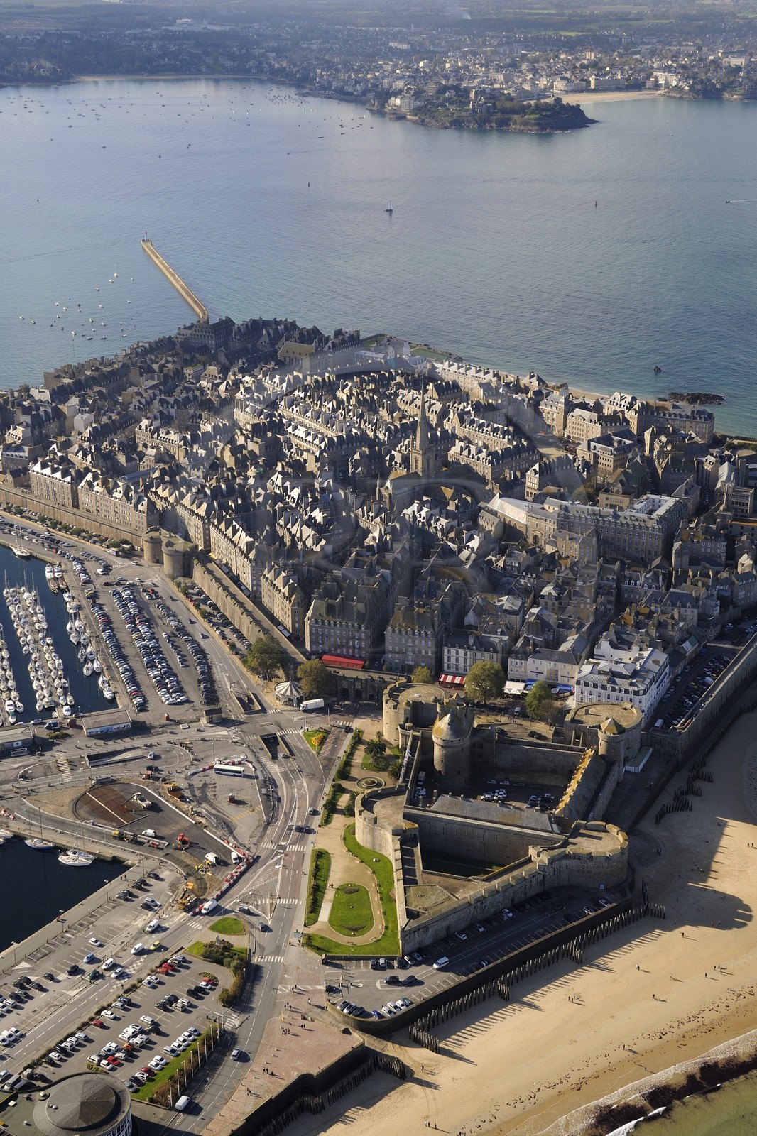 France, Ille et Vilaine, Côte d'Emeraude (Emerald Cost), the fortified town of Saint Malo and the castle (aerial view)
