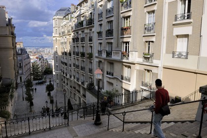 France, Paris (75), escaliers de la Butte Montmartre rue du Mont Cenis