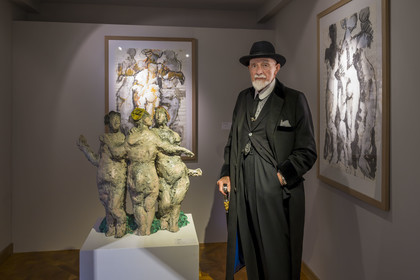 France, Paris, Musée Maillol art museum, German painter and sculptor Markus Lüpertz during his exhibition in dialogue with the work of Aristide Maillol, The 3 Graces (3 Grazien) 2000, painted bronze