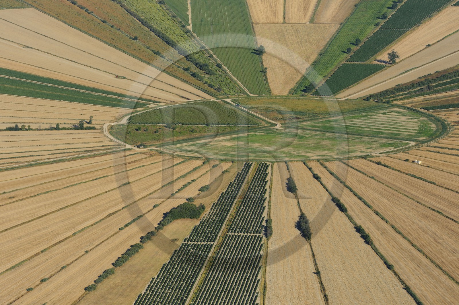 France, Hérault (34), l'ancien étang de Montady asséché depuis 1247 (vue aérienne)