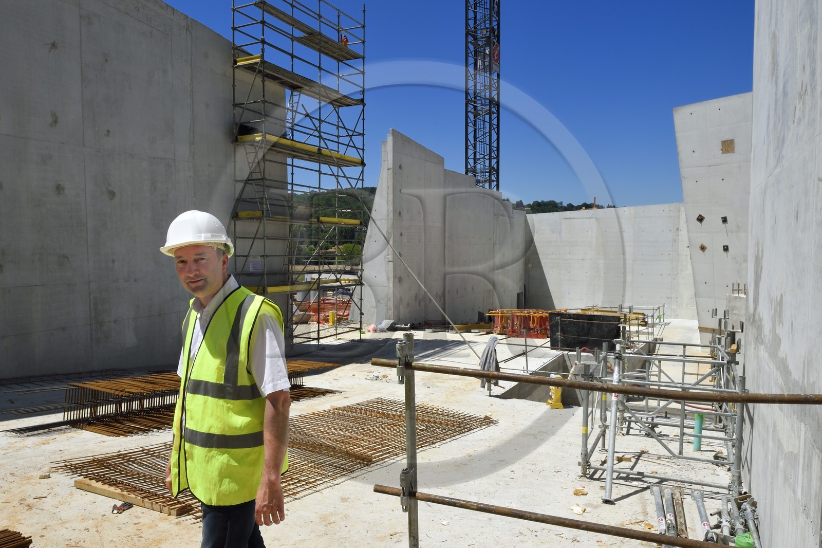 France, Dordogne (24), Montignac, chantier du futur Centre International de l'Art pariétal de Montignac-Lascaux (Lascaux 4), le technicien du conseil départemental David Lambert