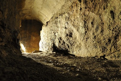 France, Vosges (88), Epinal, lavoir Saint Goëry de la fin du 15e siècle, la source à l'arrière