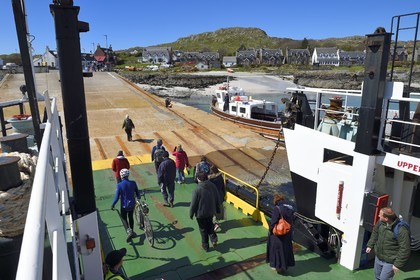 United Kingdom, Scotland, Highland, Inner Hebrides, arrival on the Island of Iona of the ferry coming from Fionnphort on the Isle of Mull
