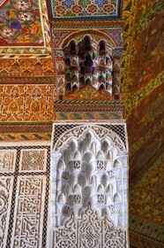 Maroc, Haut-Atlas, Marrakech, ville impériale, Médina classée Patrimoine Mondial de l'UNESCO, Palais de la Bahia, stuc sculpté sur colonne