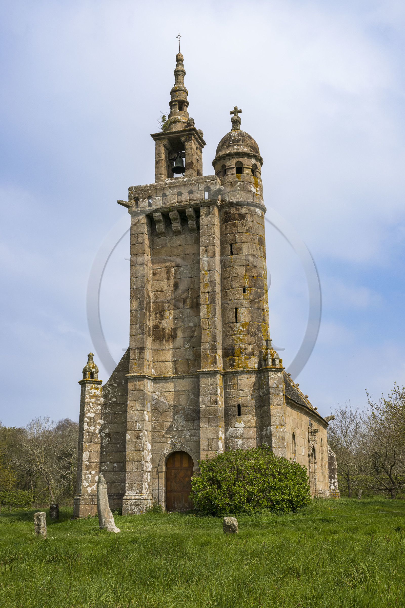 France, Côtes-d'Armor (22), Côte de Granit Rose, Pleumeur-Bodou, la chapelle Saint Samson construite entre 1575 et 1631