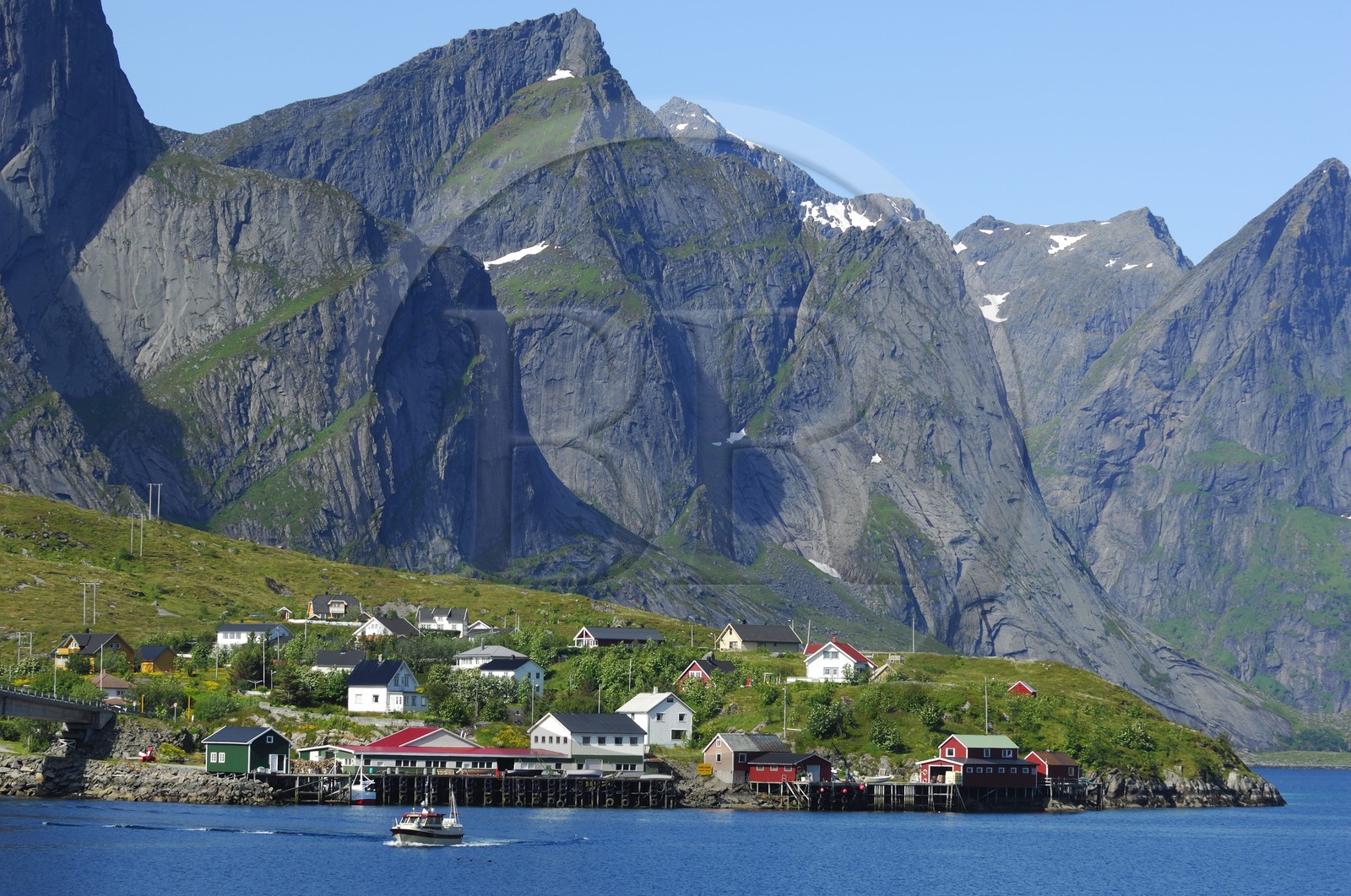 Norway, Nordland County, Lofoten Islands, Moskenes island, the fishermen village of Reine