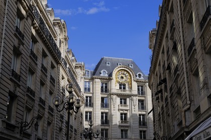 France, Paris (75), rue des Italiens, immeuble à l'immense cadran d'horloge ancien siege du journal Le Monde et avant lui Le Temps