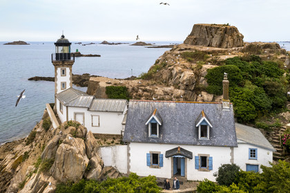 France, Finistère (29), Baie de Morlaix, Carantec, l'Ile Louët et son phare (vue aérienne)