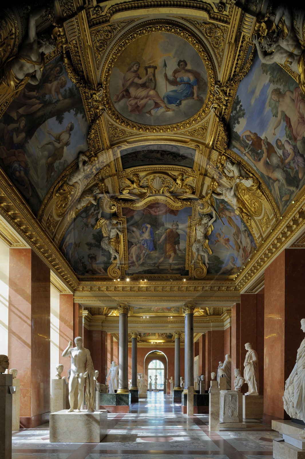 France, Paris (75), Musée du Louvre, salle des Saisons (23), anciens appartements d'Anne d'Autriche, art romain