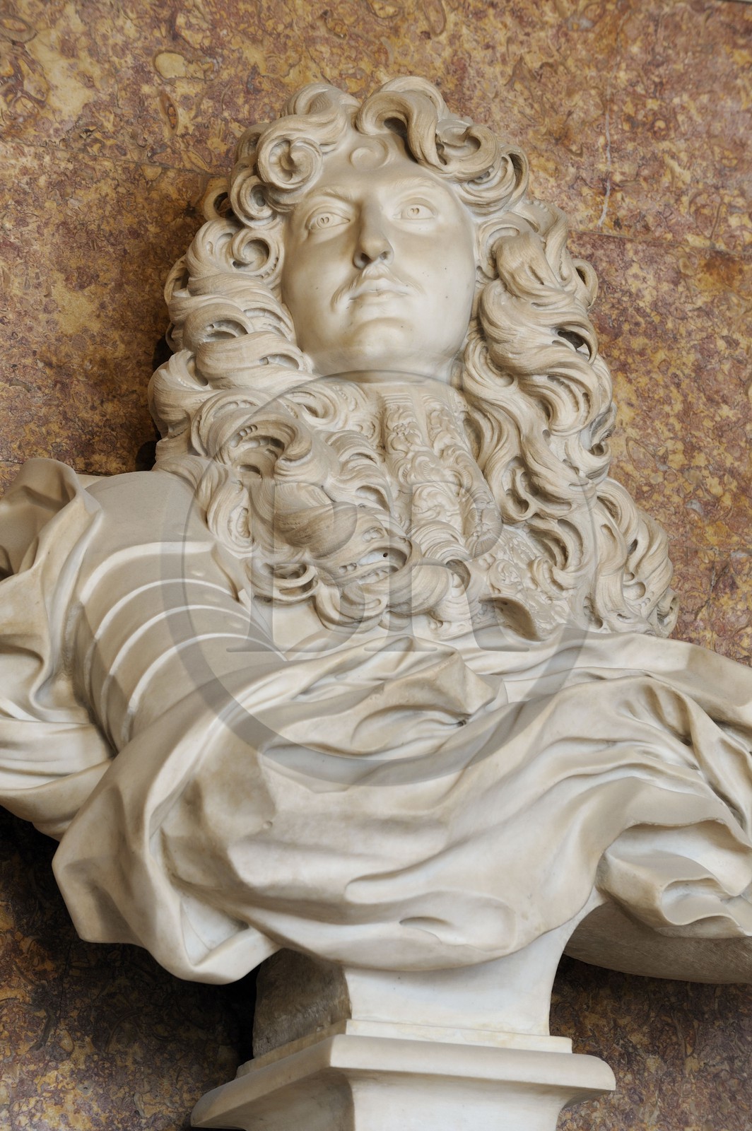 France, Yvelines (78), château de Versailles, classé Patrimoine Mondial de l'UNESCO, les Grands Appartements, salon de Diane, buste de Louis XIV par Bernini dit Le Bernin de 1665