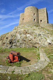 France, Côtes-d'Armor (22), Perros-Guirec, archipel et réserve ornithologique de Sept-Iles, Ile aux Moines, ancien fort